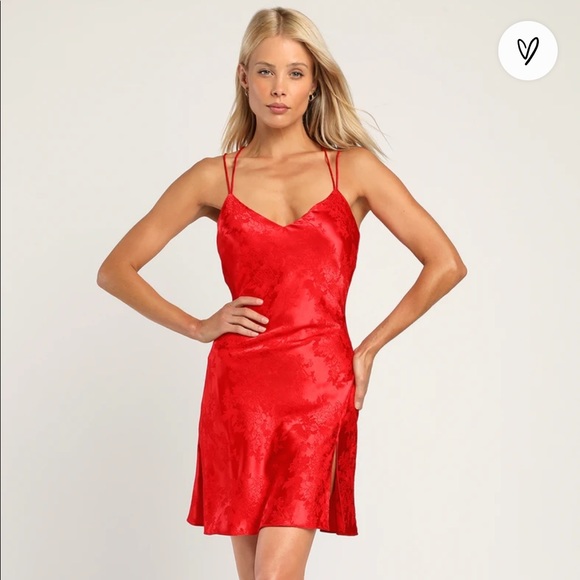 ❤️🥂Lulu’s Prosecco Toasts Red Floral Jacquard Mini Dress - XS 🥂❤️ - Picture 2 of 14